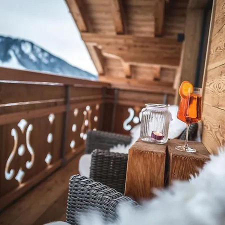 Steinbock Mit Ueppigem Genusskorb Fuer Zwei شاليه ينغولز