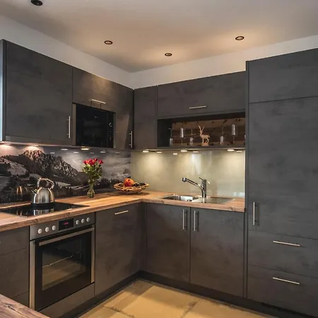 Steinbock Mit Ueppigem Genusskorb Fuer Zwei Alpesi faház Jungholz