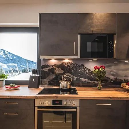 Steinbock Mit Ueppigem Genusskorb Fuer Zwei יונגהולץ