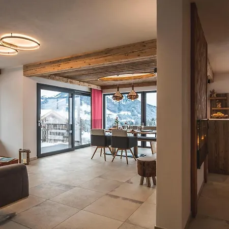 Steinbock Mit Ueppigem Genusskorb Fuer Zwei * יונגהולץ