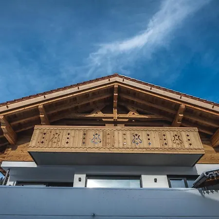 Steinbock Mit Ueppigem Genusskorb Fuer Zwei