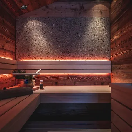 Steinbock Mit Ueppigem Genusskorb Fuer Zwei בקתה