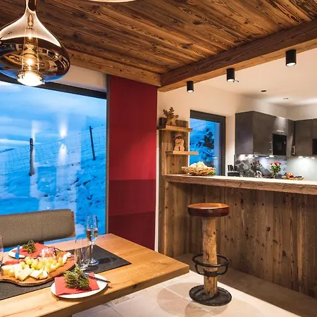 Steinbock Mit Ueppigem Genusskorb Fuer Zwei בקתה *