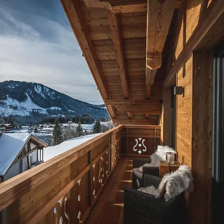 Steinbock Mit Ueppigem Genusskorb Fuer Zwei *