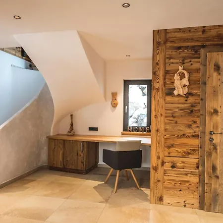 בקתה Steinbock Mit Ueppigem Genusskorb Fuer Zwei יונגהולץ